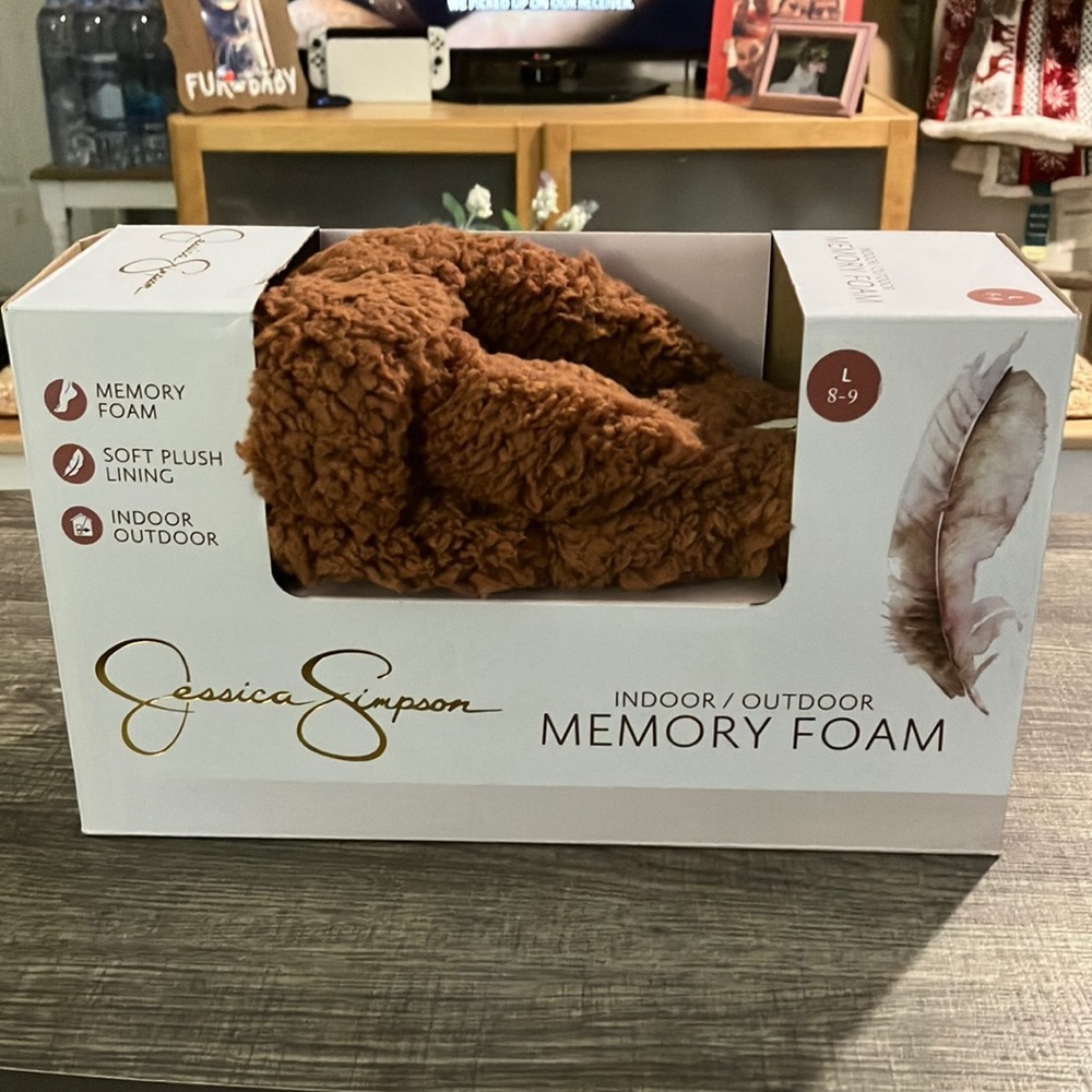 Jessica Simpson Plush Slippers